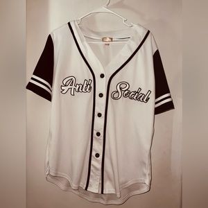 NWOT✨ Baseball Retro “Antisocial” Tee
